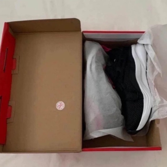 (NEW) PUMA Youth Girl’s Softride Rift Slip-On, Size: 4.5 (Youth Girl’s) - Picture 12 of 15